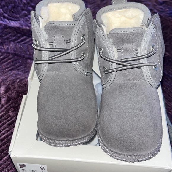 Baby Boy Ugg Neumel Gray Boots…Size 4/5 - Picture 2 of 5